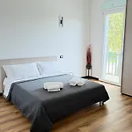Pensión Infinity House - Eleganza Moderna Tra Treviso E Venezia