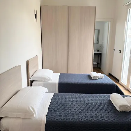 Πανσιόν Infinity House - Eleganza Moderna Tra Treviso E Venezia 3*