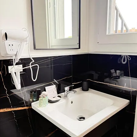 Infinity House - Eleganza Moderna Tra Treviso E Venezia 3* Casièr