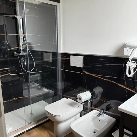 Infinity House - Eleganza Moderna Tra Treviso E Venezia