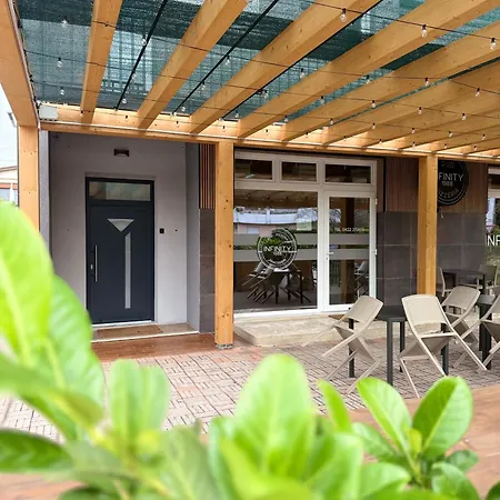 Infinity House - Eleganza Moderna Tra Treviso E Venezia *
