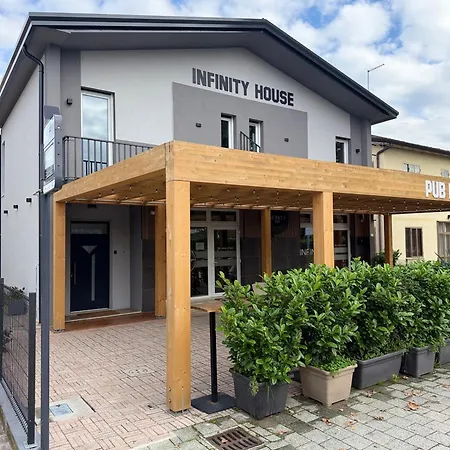 Infinity House - Eleganza Moderna Tra Treviso E Venezia بيت ضيافة Casièr